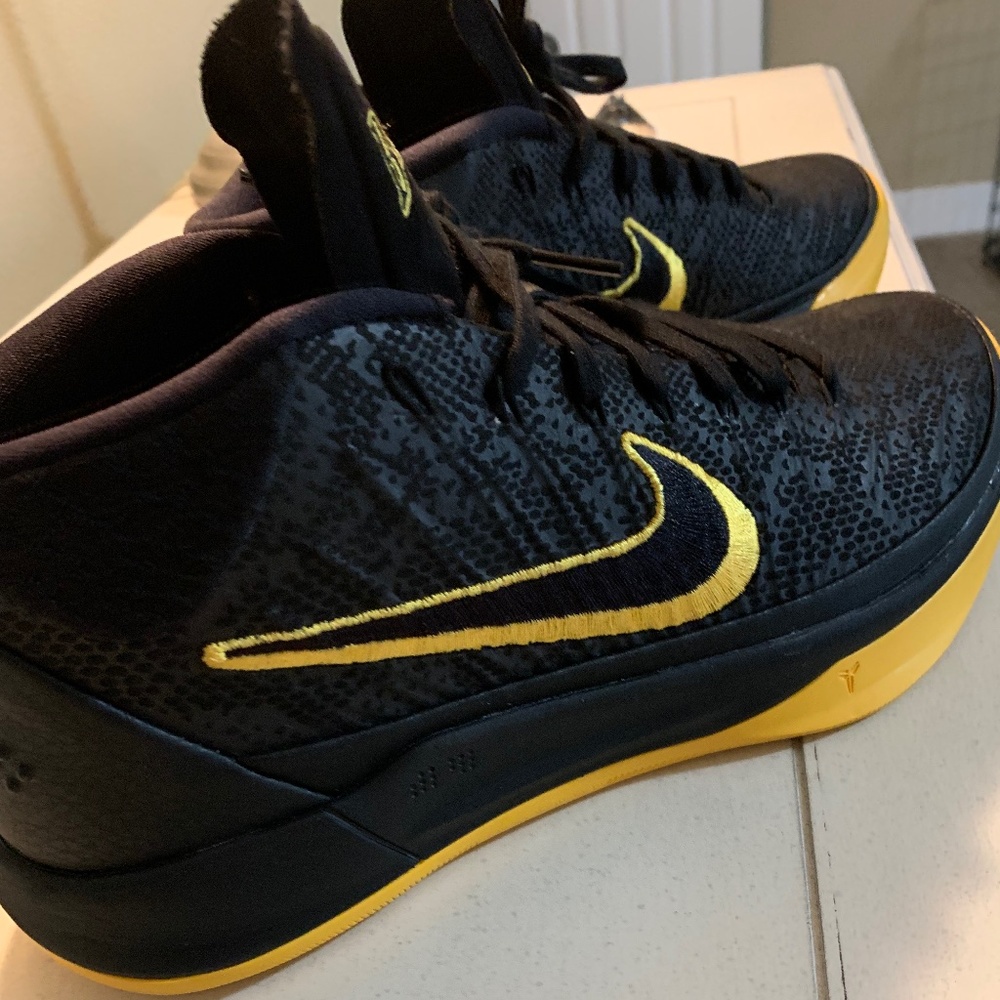 Nike Kobe Mamba- brand new